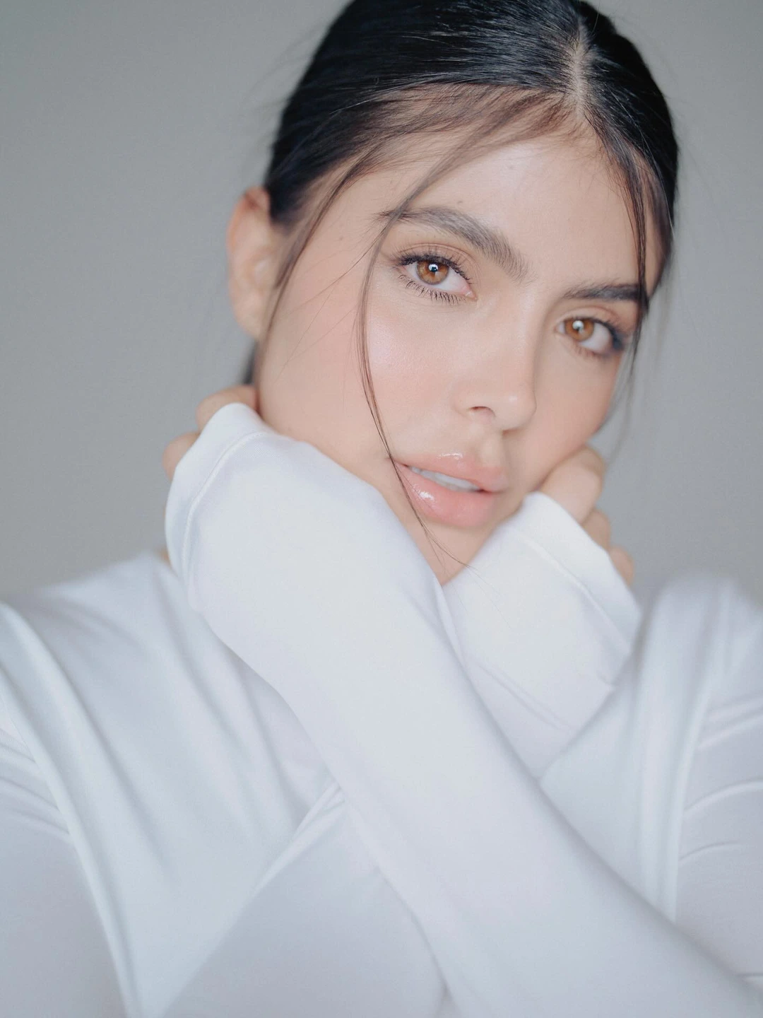 Retrato de piel luminosa aportado para la página de Hydrafacial